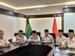 Kemenhaj Bongkar Mafia Badal Haji Fiktif, KBIHU Bermasalah Ditindak