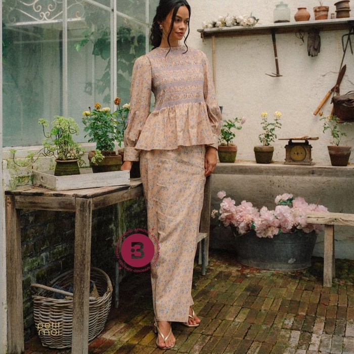 Persephone Kurung in Maple
