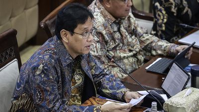Menteri Keuangan Purbaya Yudhi Sadewa menyampaikan paparan pada rapat kerja dengan Komisi XI DPR di Kompleks Parlemen, Senayan, Jakarta, Rabu (10/6/2026). Rapat tersebut membahas Kerangka Ekonomi Makr