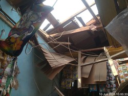 Rumah di Jakut Porak Poranda Tertimpa Tabung Oksigen, Pemilik Trauma