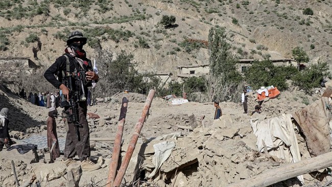 Serangan Udara Pakistan Bombardir Afghanistan, 13 Orang Tewas