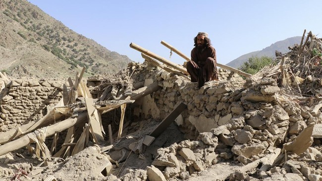 Serangan Udara Pakistan Bombardir Afghanistan, 13 Orang Tewas