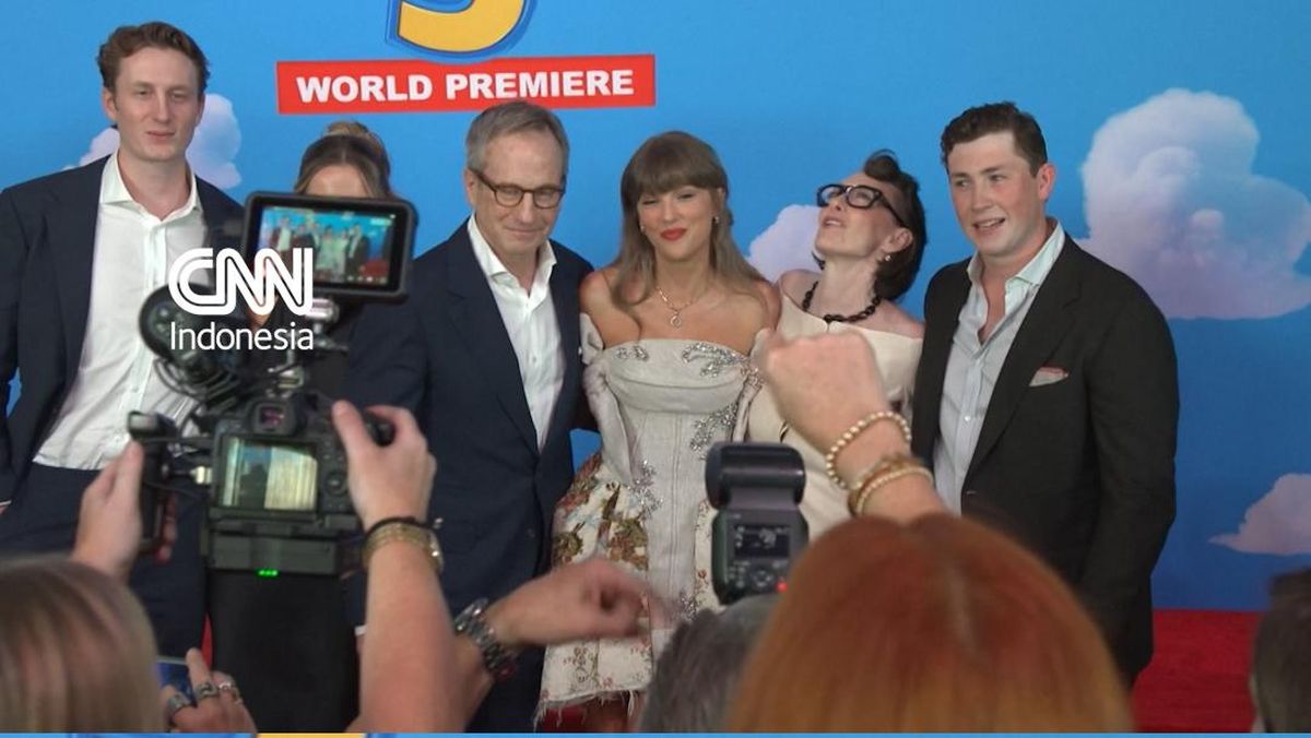 Taylor Swift Ramaikan Premiere Toy Story 5 Di Hollywood