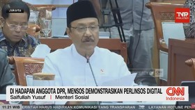 Di Hadapan Anggota DPR, Mensos Demonstrasikan Perlinsos Digital