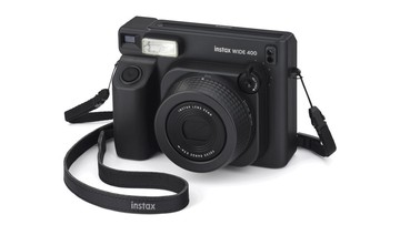 Fujifilm Instax Wide 400 Jet Black Padukan Fungsi Analog dan