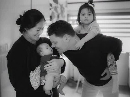 Potret Gracia Indri Bareng Keluarga di Belanda, Sang Anak Dipuji Mirip Ayah Bule Semua