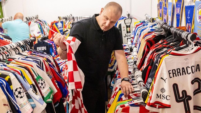 Kolektor Kroasia Pamer Ribuan Jersey Piala Dunia dari Berbagai Negara