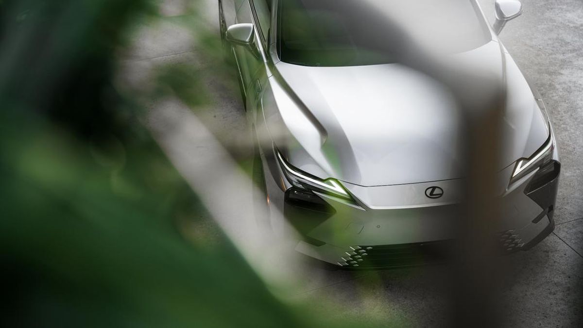 Lexus ES Terbaru Meluncur Bulan Depan, Kini Ada Versi Listriknya