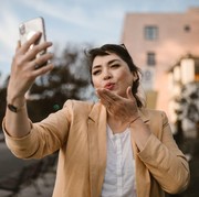 3 Zodiak yang Sulit Menjalani Hubungan LDR