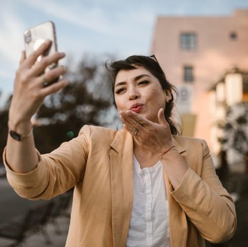 3 Zodiak yang Sulit Menjalani Hubungan LDR