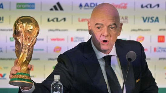 Presiden FIFA Gianni Infantino menyampaikan keterangan kepada wartawan pada sehari menjelang pembukaan Piala Dunia 2026 di Stadion Azteca, Mexico City, Meksiko, Rabu (10/6/2026). Gianni mengapresiasi kesiapan pemerintah Meksiko dalam mempersiapkan Pi
