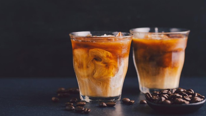 In This Economy, Resep Es Kopi Susu Rumahan yang Enak Creamy Cuma Modal Rp14 Ribu!