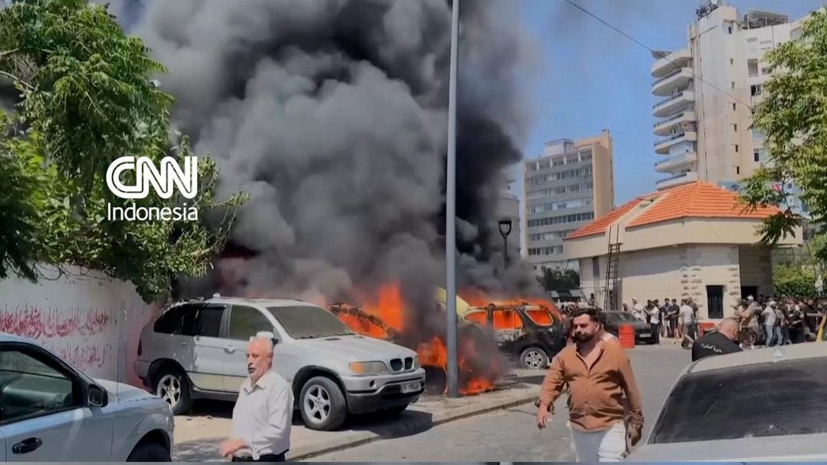 Penampakan Mobil Meledak Akibat Serangan Israel Di Lebanon