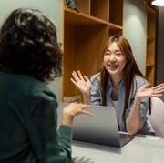 5 Zodiak Paling Mudah Menerima Perbedaan, Open Minded Banget!