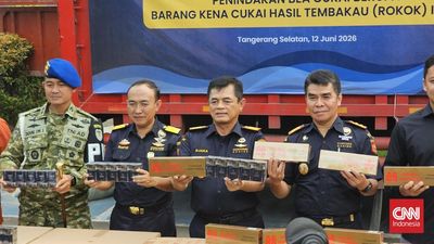 Direktorat Jenderal Bea dan Cukai (DJBC) Kementerian Keuangan menggagalkan peredaran 8,2 juta batang rokok ilegal dalam operasi penindakan di kawasan Pelabuhan Penyeberangan Merak-Bakauheni.