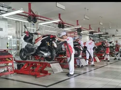 Rupiah Loyo, Harga Suku Cadang-Ongkos Servis Motor Honda Naik!