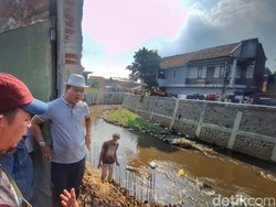 Cegah Banjir,  Aliran Sungai di Kabupaten Bandung Dinormalisasi