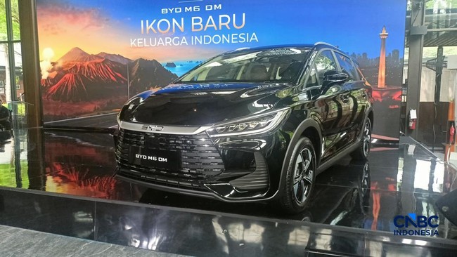 Perdana! Mobil Hybrid BYD M6 Meluncur di RI, Harga Termurah Rp298 Juta