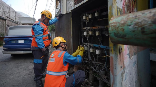 Lebih Cepat dari Estimasi, PLN Pulihkan Kelistrikan Sumatera Utara