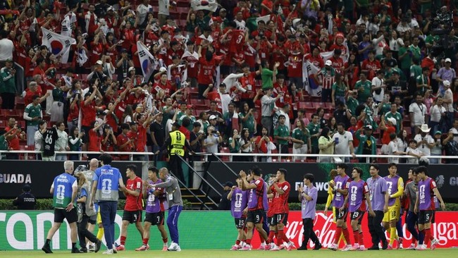 South Korea's players celebrate after winning the 2026 World Cup Group A football match between South Korea and the Czech Republic at the Guadalajara Stadium in Zapopan on June 11, 2026. (Photo by Ulises RUIZ / AFP)