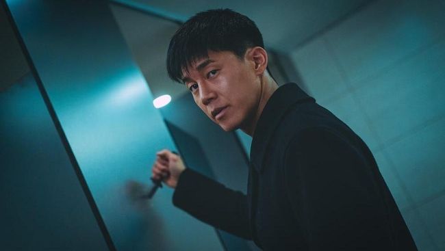 Kim Mu-yeol sebagai Baek Chang-ki dalam film The Roundup: Punishment (2024).