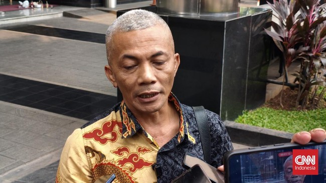 Sekretaris Pendiri Indonesian Audit Watch (IAW), Iskandar Sitorus, diperiksa KPK sebagai saksi kasus dugaan korupsi di lingkungan Ditjen Bea Cukai.