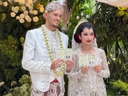 Jennifer Coppen dan Justin Hubner Resmi Menikah