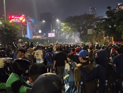 Mahasiswa Bubarkan Diri, Masih Ada Massa Bertahan di Tosari Dekat Bundaran HI