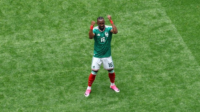 Soccer Football - FIFA World Cup 2026 - Group A - Mexico v South Africa - Estadio Azteca, Mexico City, Mexico - June 11, 2026 Mexico's Julian Quinones celebrates scoring their first goal REUTERS/Raquel Cunha