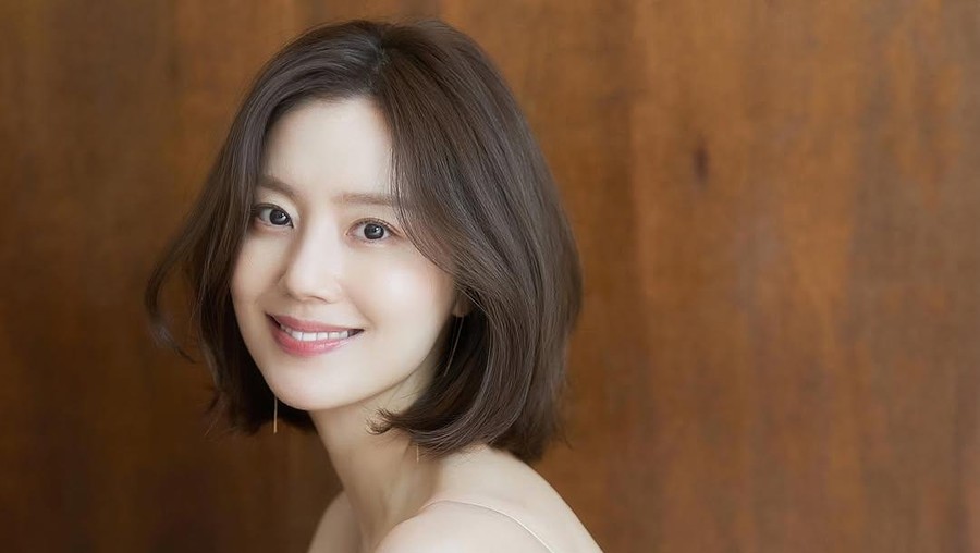 Moon Chae Won pamer foto prewedding jelang pernikahan&period;