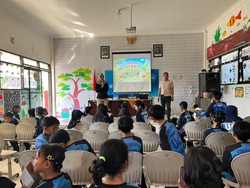 Polisi Edukasi Bahaya Narkoba ke Siswa SD di Kota Batu