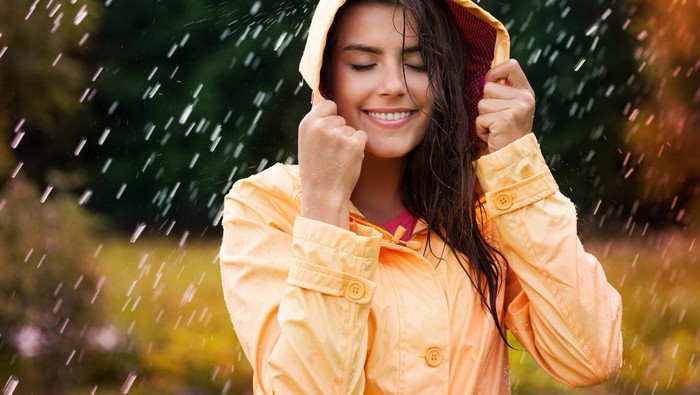 5 Fakta Kepribadian Orang yang Menyukai Hujan