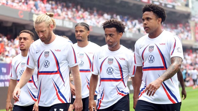 Soccer Football - International Friendly - United States v Germany - Soldier Field, Chicago, Illinois, U.S. - June 6, 2026 Tim Ream, Tyler Adams and Weston McKennie of the U.S. during the warm up before the match IMAGN IMAGES via Reuters/Talia Spragu