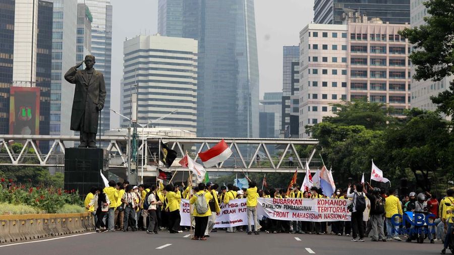 Suasana jelang demo mahasiswa di area Dukuh Atas, Sudirman, Jakarta, Jumat (12/6/2026). (CNBC Indonesia/Muhammad Sabki)
