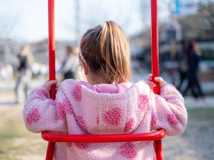 Viral Anak Didorong di Playground, Ini 5 Hal Penting yang Harus Diperhatikan saat Anak Main di Tempat Umum