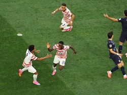Soccer Football - FIFA World Cup 2026 - Group D - United States v Paraguay - Los Angeles Stadium, Inglewood, California, U.S. - June 12, 2026 Folarin Balogun of the U.S. celebrates scoring their second goal with Weston McKennie REUTERS/Daniel Cole