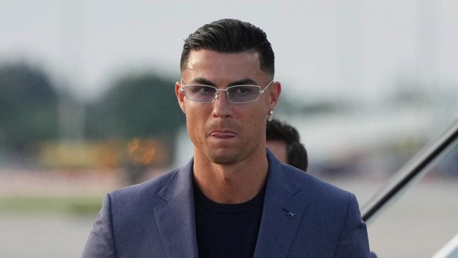 Soccer Football - FIFA World Cup 2026 - Portugal Arrive in Palm Beach - Palm Beach, Florida, U.S. - June 12, 2026 Portugal's Cristiano Ronaldo arrives at the airport in Palm Beach ahead of the FIFA World Cup IMAGN IMAGES via Reuters/Jim Rassol