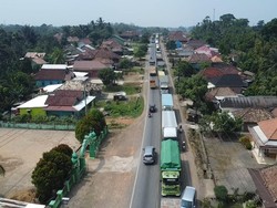 Truk ODOL Diduga Picu Macet di Banyuasin, Warga Minta Pemerintah Tegas