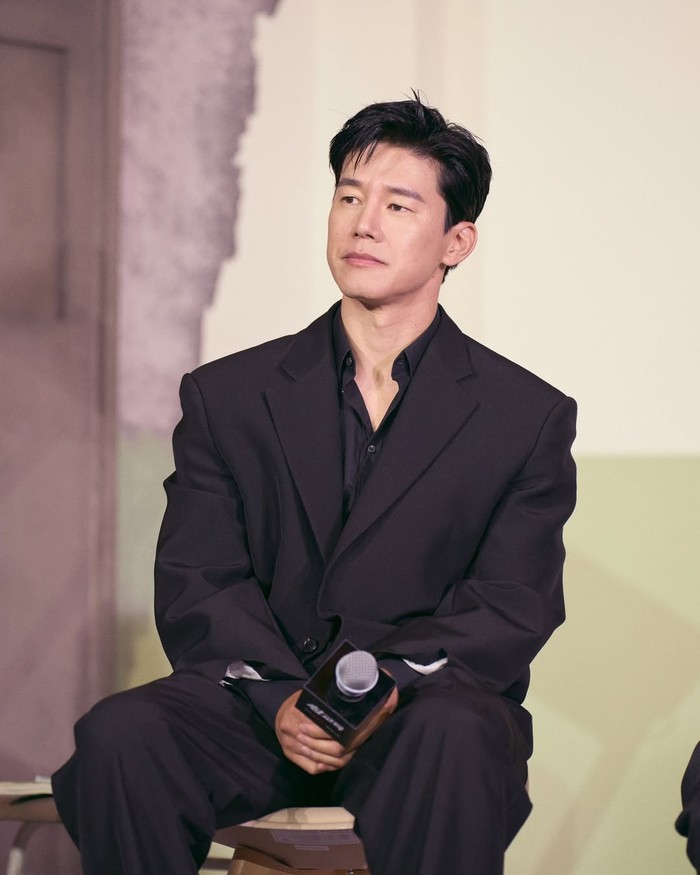 Nah, bagi Beauties yang ingin menyaksikan penampilan akting terbaru Kim Moo Yeol di drama Teach You a Lesson, kamu bisa mengakses di Netflix, ya!/ Foto: instagram.com/netflixkr
