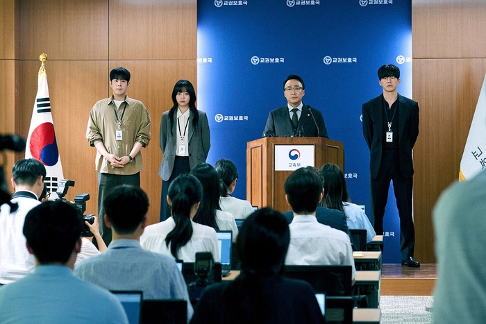 Setelah cukup lama dinantikan, drama Korea adaptasi webtoon populer yang bertajuk Teach You a Lesson akhirnya tayang pada Jumat, (5/6) lalu, Beauties./ Foto: instagram.com/netflixkr