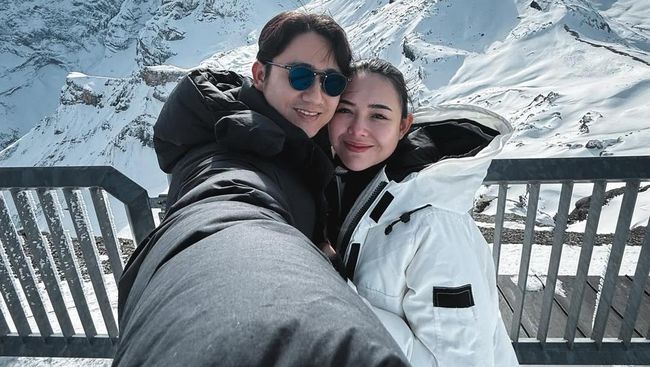 Kenny Austin dan Amanda Manopo Nikmati Momen Belajar Parenting