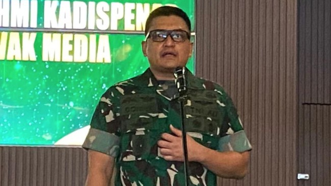 Kepala Dinas Penerangan TNI AD (Kadispenad) Brigjen TNI Donny Pramono saat jumpa pers di Malacca Toast, Jakarta Pusat, Jumat (29/5/2026) (ANTARA/Walda Marison)