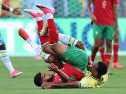 Soccer Football - FIFA World Cup 2026 - Group C - Brazil v Morocco - New York/New Jersey Stadium, East Rutherford, New Jersey, U.S. - June 13, 2026 Brazil's Gabriel Magalhaes in action with Morocco's Ismael Saibari REUTERS/John Sibley