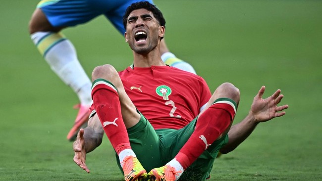 Pertarungan berlangsung keras dan sengit. Kedua tim kesulitan mencetak gol. (REUTERS/Dylan Martinez)