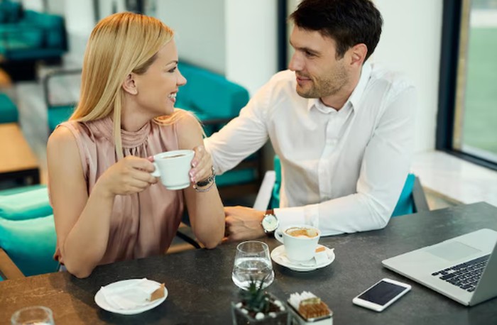 Di balik sikap seriusnya, Capricorn juga menyukai perhatian dan afeksi dari orang-orang terdekat. Mereka merasa hubungan yang hangat dapat menjadi sumber motivasi./ Foto: magnific.com/Drazen Zigic