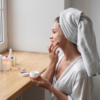 Kolagen vs Hyaluronic Acid, Mana yang Lebih Efektif sebagai Antiaging?