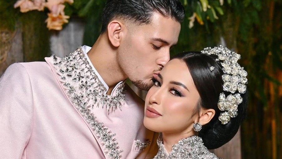 Gaun Pengantin Jennifer Coppen