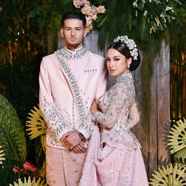 Mewah, Ini Isi Souvenir Pernikahan Jennifer Coppen dan Justin Hubner