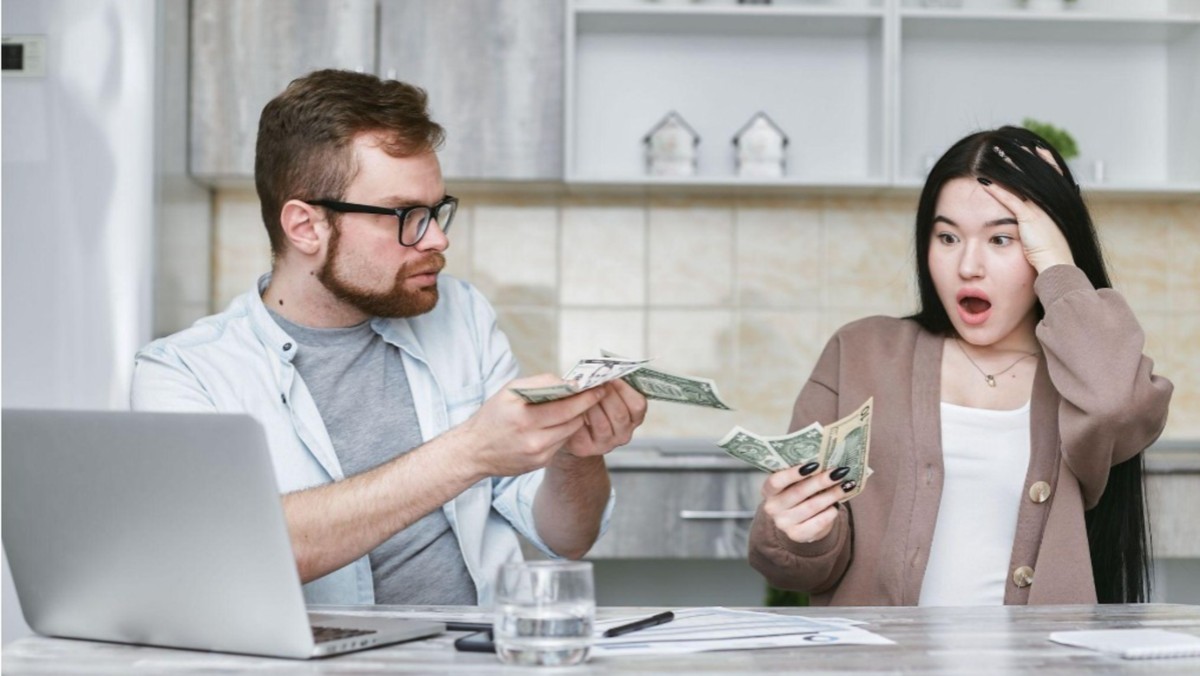 5 Kebiasaan Finansial Cerdas Agar Nggak Boros Biaya Transaksi