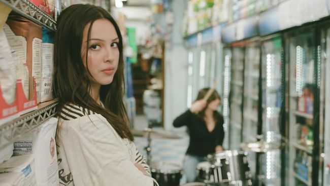 Sukses di Musik, Ternyata Pendengaran Telinga Kiri Olivia Rodrigo Terganggu Sejak Kecil